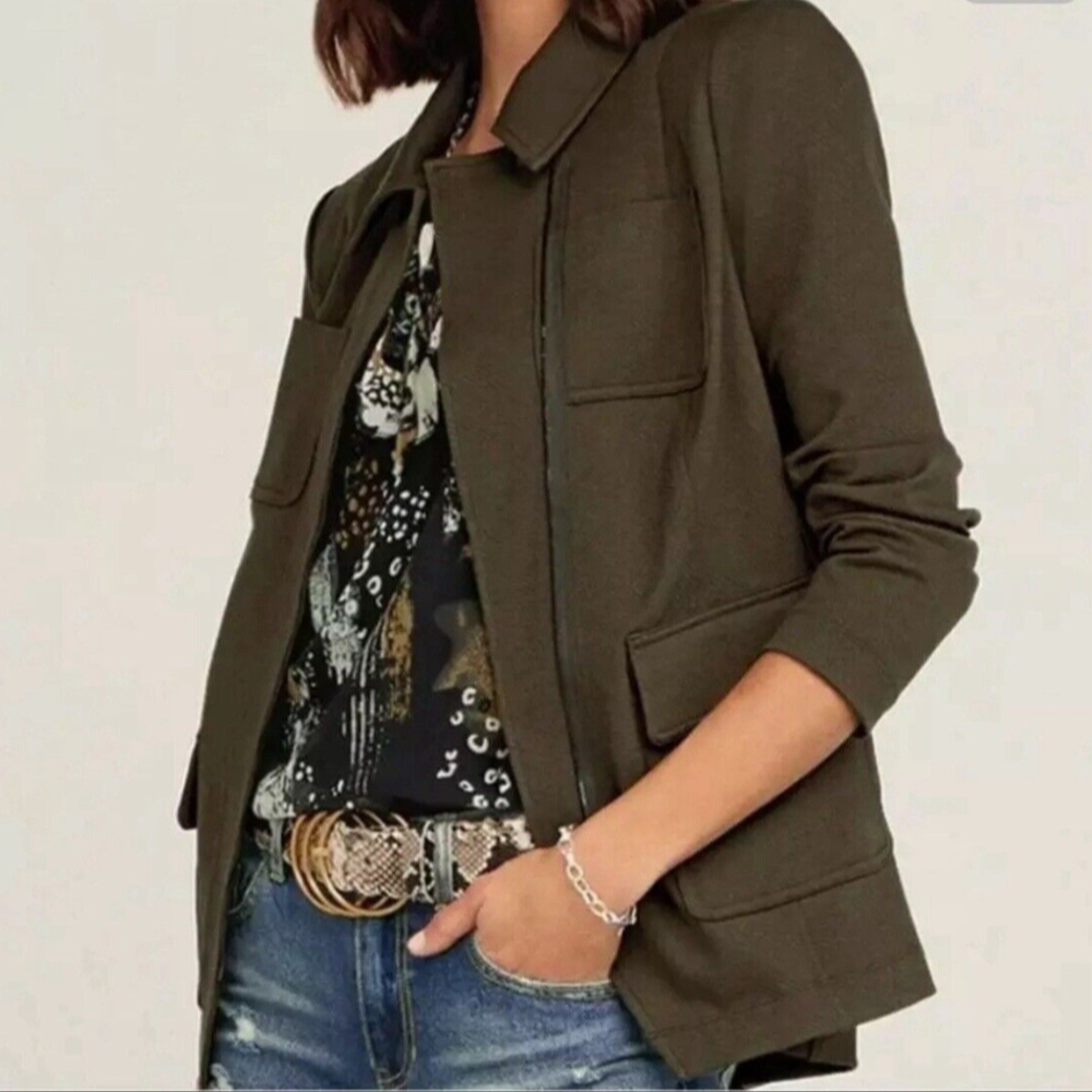 CAbi Green Utility Jacket with Tailored Fit and Zipper Closure